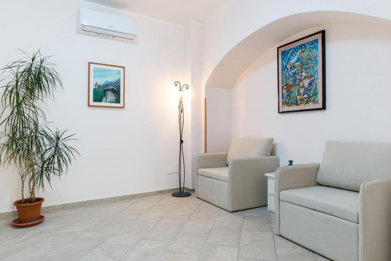 Casa Vacanza Rosy Di Guida Rosy Giungano Exterior foto